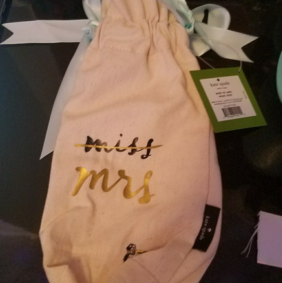 kate spade wine tote gifts kate spade miss mrs wine tote kate spade other poshmark kate spade wine tote gifts kate spade miss mrs wine tote kate spade other poshmark